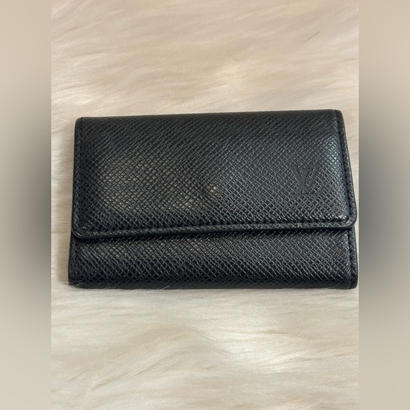 Louis Vuitton Accessories - Louis Vuitton 6 Key Holder Black Leather Wallet Authentic Excellent Condition
